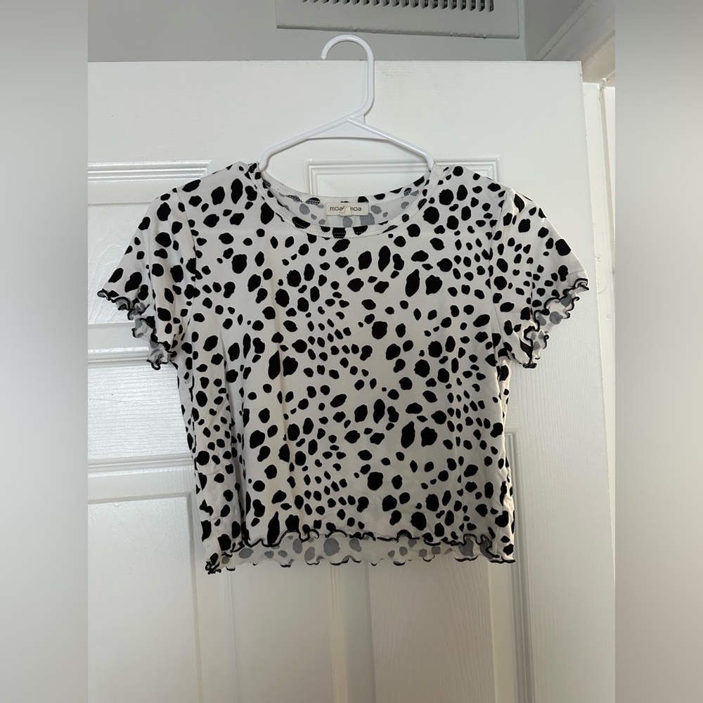 Stylish Black and White Women's Cropped Top